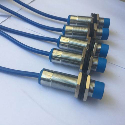 凱基特BF40非埋式方形接近開關(guān)(接插型) 檢測(cè)距離 15mm/20mm/30mm